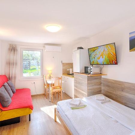 New Studio With Aircon & Free Parking ليوبليانا المظهر الخارجي الصورة